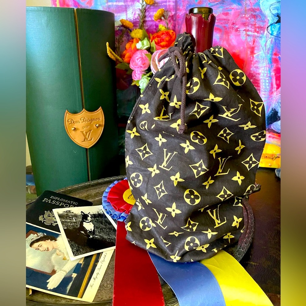 AUTHENTIC Ultra Rare Vintage LOUIS VUITTON Monogram LV Textile Drawstring Bag ❤️